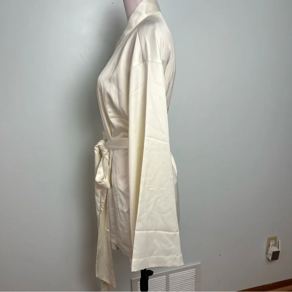 Commense Ivory Satin Wrap Robe Tie Waist long Sleeve Women’s Size Medium